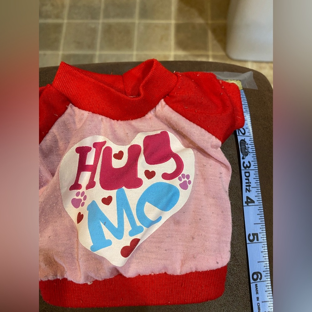 Red and Pink 'Hug Me' Pet Shirt